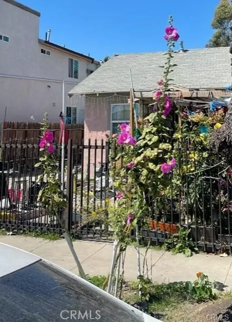 207 E 94th, Los Angeles, CA 90003 photo 2