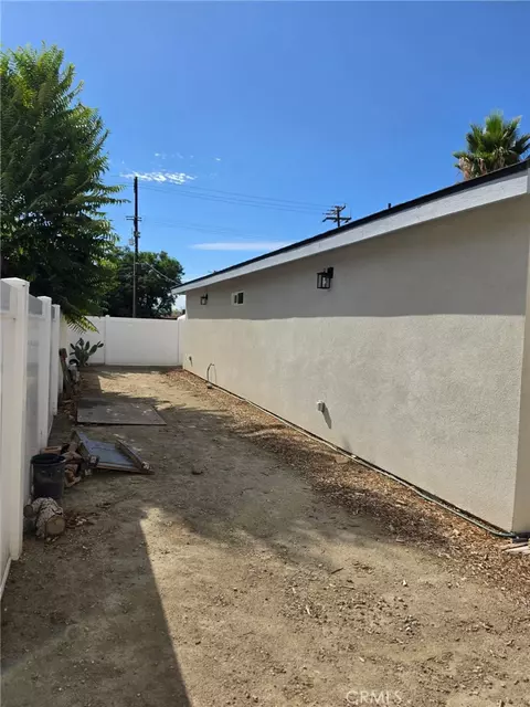 Exterior - 419 W Devonshire Ave, Hemet, CA 92543 photo 6 of 10