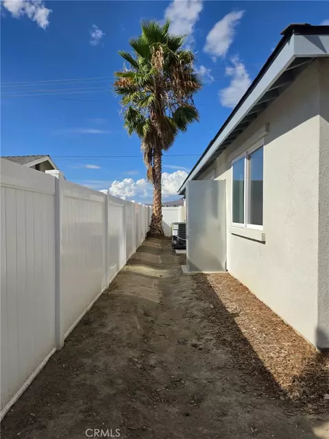 Exterior - 419 W Devonshire Ave, Hemet, CA 92543 photo 7 of 10
