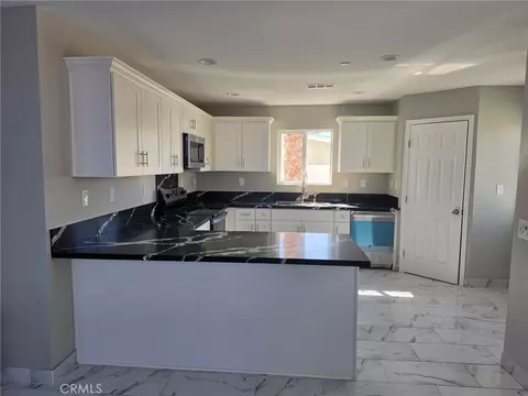 Kitchen - 419 W Devonshire Ave, Hemet, CA 92543 photo 1 of 3