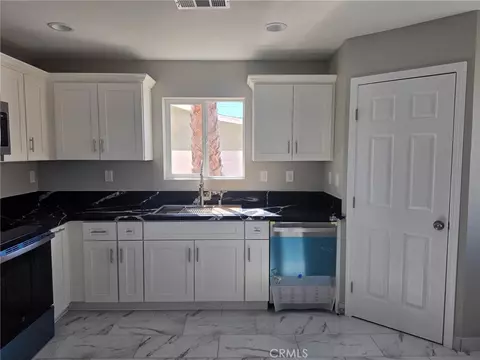 Kitchen - 419 W Devonshire Ave, Hemet, CA 92543 photo 3 of 3