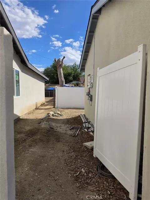 Exterior - 419 W Devonshire Ave, Hemet, CA 92543 photo 5 of 10