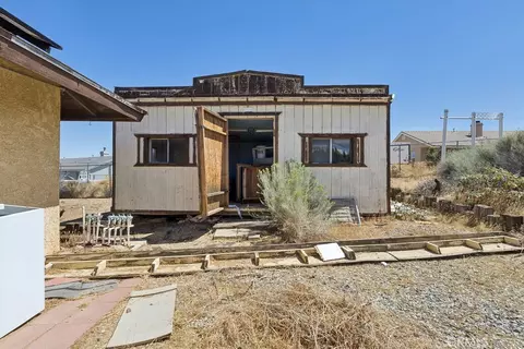 Exterior - 8767 Malpaso Rd, Phelan, CA 92371 photo 1 of 1
