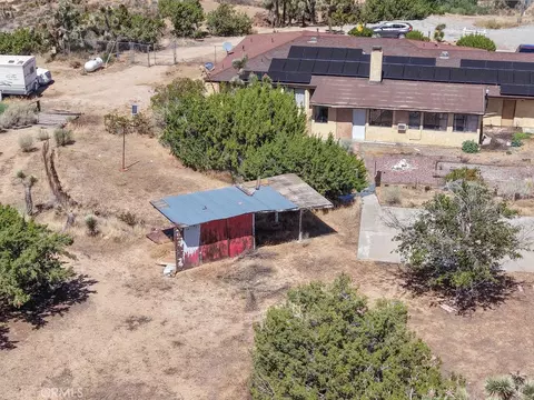 View/Area - 8767 Malpaso Rd, Phelan, CA 92371 photo 9 of 13