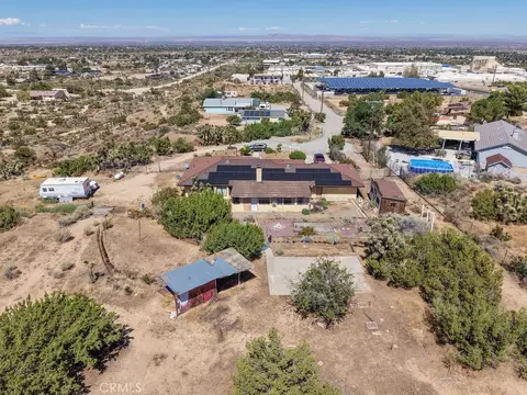 View/Area - 8767 Malpaso Rd, Phelan, CA 92371 photo 7 of 13