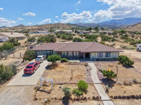 View/Area - 8767 Malpaso Rd, Phelan, CA 92371 photo 10 of 13