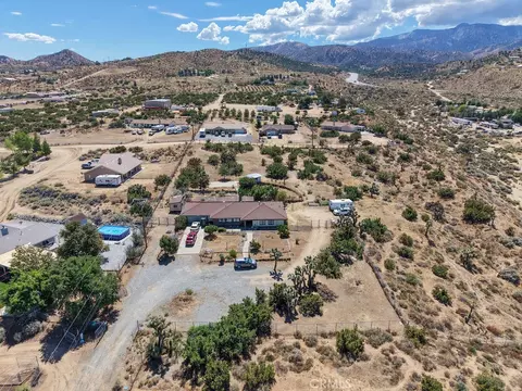 View/Area - 8767 Malpaso Rd, Phelan, CA 92371 photo 4 of 13