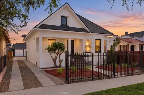 136 W 43rd Pl, Los Angeles, CA 90037