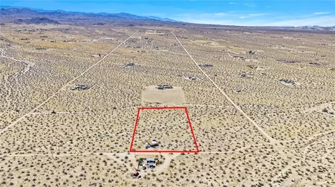 View/Area - 4225 Cathys Ln, Landers, CA 92285 photo 8 of 9