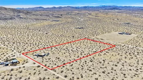 View/Area - 4225 Cathys Ln, Landers, CA 92285 photo 4 of 9