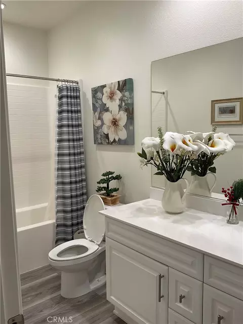 Bath - 34488 Lapis Ct, Murrieta, CA 92563 photo 1 of 2