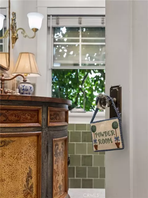 Bath - 107 Bennett, Long Beach, CA 90803 photo 4 of 5
