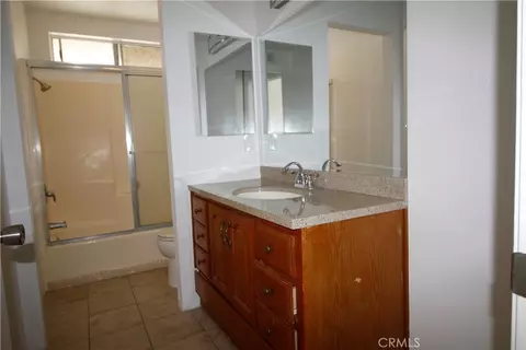 Bath - 7017 Myrrh St, Paramount, CA 90723 photo 1 of 1