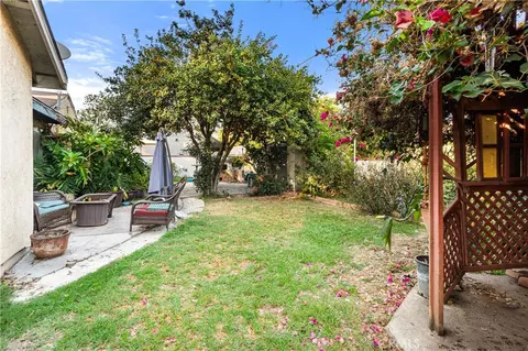Exterior - 13944 Brightwell Ave, Paramount, CA 90723 photo 8 of 10