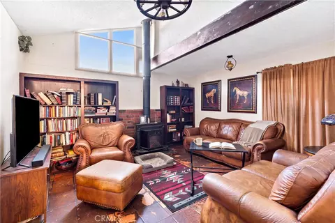 Living - 13944 Brightwell Ave, Paramount, CA 90723 photo 4 of 4