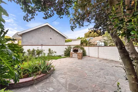 Exterior - 13944 Brightwell Ave, Paramount, CA 90723 photo 7 of 10