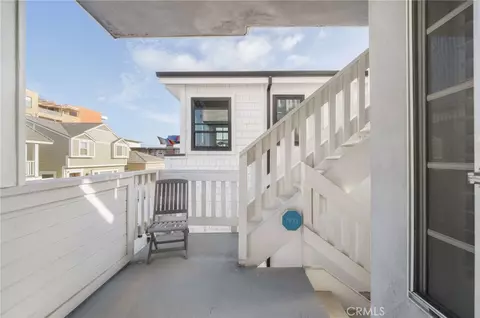 Exterior - 6020 Ocean Blvd, Long Beach, CA 90803 photo 3 of 4