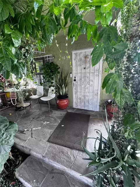 1653 W 68th, Los Angeles, CA 90047