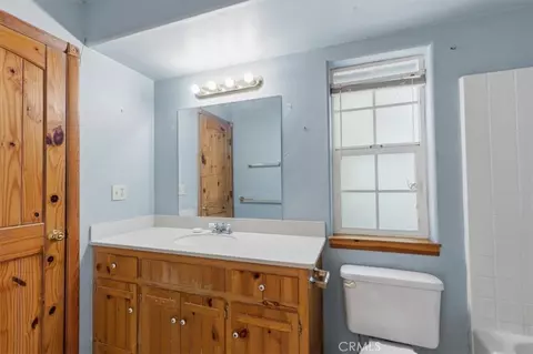 Bath - 107 Pine Rdg, Crestline, CA 92325 photo 1 of 3