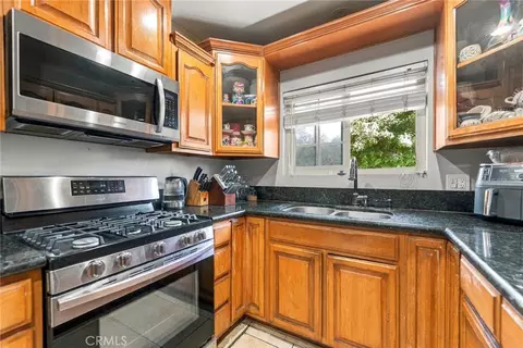 Kitchen - 9081 Tangelo Ave, Fontana, CA 92335 photo 3 of 3