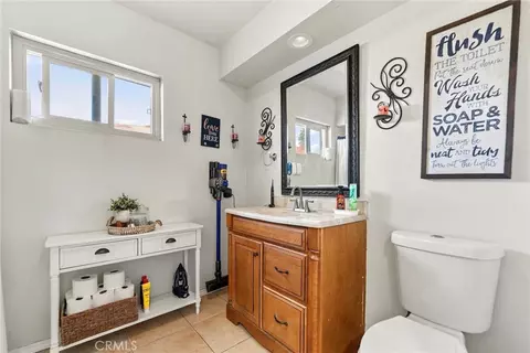 Bath - 9081 Tangelo Ave, Fontana, CA 92335 photo 1 of 2