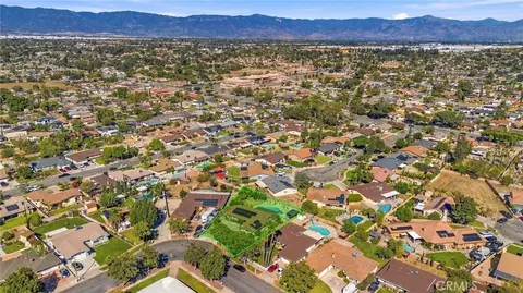 View/Area - 9081 Tangelo Ave, Fontana, CA 92335 photo 4 of 5