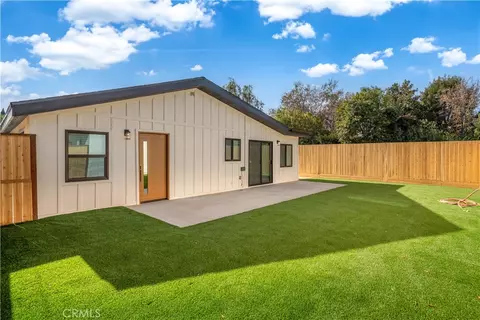 Exterior - 15331 Lemay St, Van Nuys, CA 91406 photo 7 of 8