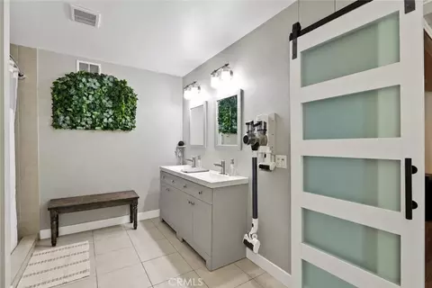 Bath - 1220 E Caldwell St, Compton, CA 90221 photo 1 of 2