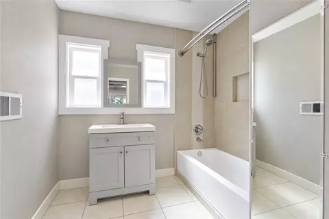 Bath - 1220 E Caldwell St, Compton, CA 90221 photo 2 of 2
