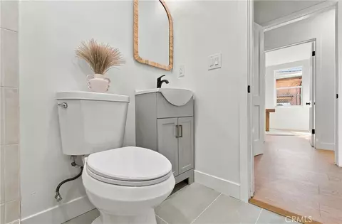 Bath - 2435 Gale Ave, Long Beach, CA 90810 photo 5 of 5