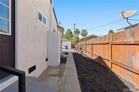 Exterior - 2435 Gale Ave, Long Beach, CA 90810 photo 3 of 10