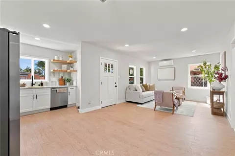 Living - 2435 Gale Ave, Long Beach, CA 90810 photo 3 of 3