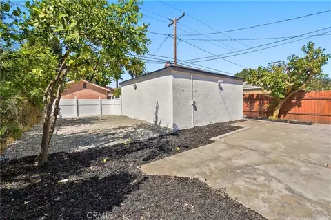 Exterior - 2435 Gale Ave, Long Beach, CA 90810 photo 6 of 10