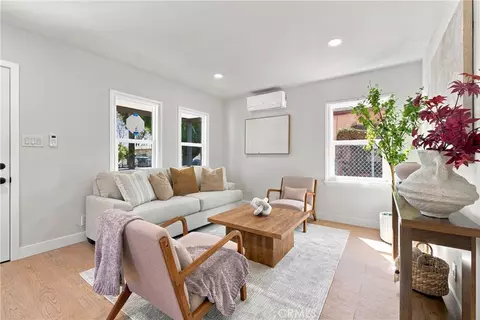Living - 2435 Gale Ave, Long Beach, CA 90810 photo 2 of 3