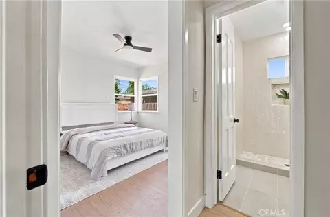 Entry Way - 2435 Gale Ave, Long Beach, CA 90810 photo 3 of 3