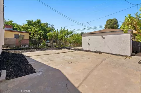 Exterior - 2435 Gale Ave, Long Beach, CA 90810 photo 4 of 10
