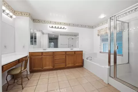 Bath - 43424 Dodaro, Temecula, CA 92592 photo 2 of 2