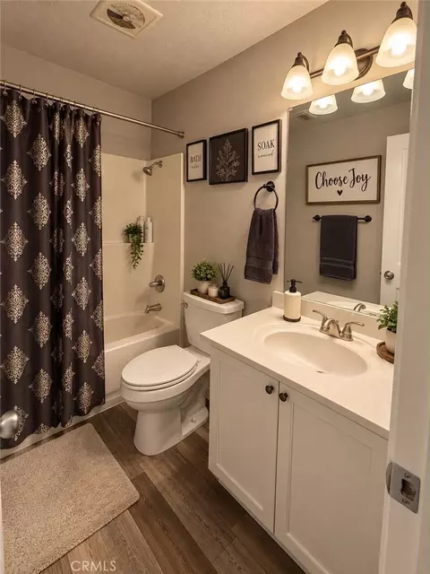 Bath - 43660 22nd St E, Lancaster, CA 93535 photo 1 of 2