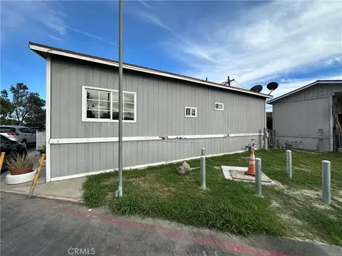 6656 Rosecrans Ave, Paramount, CA 90723 photo 2