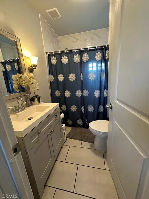 6656 Rosecrans Ave, Paramount, CA 90723 photo 5