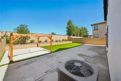 Exterior - 16750 Yarrow Ln, Fontana, CA 92336 photo 4 of 16