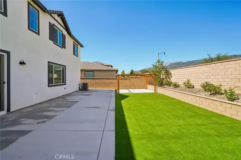 Exterior - 16750 Yarrow Ln, Fontana, CA 92336 photo 9 of 16