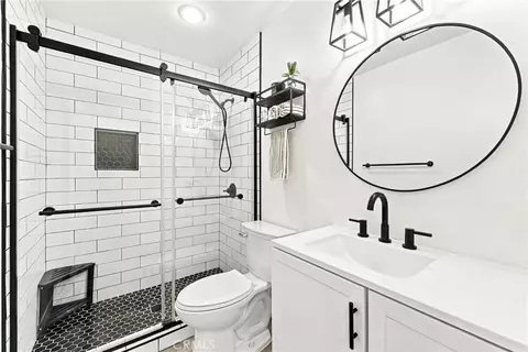 Bath - 5535 Ackerfield #8, Long Beach, CA 90805 photo 1 of 4