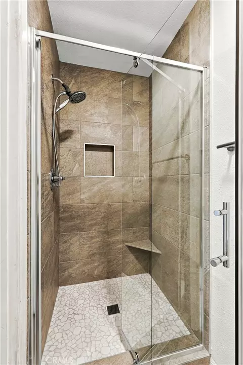 Bath - 5535 Ackerfield #8, Long Beach, CA 90805 photo 4 of 4