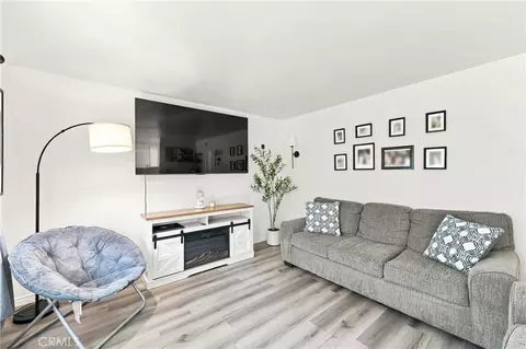 Living - 5535 Ackerfield #8, Long Beach, CA 90805 photo 2 of 2