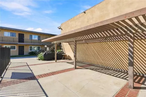 Exterior - 5535 Ackerfield #8, Long Beach, CA 90805 photo 5 of 6
