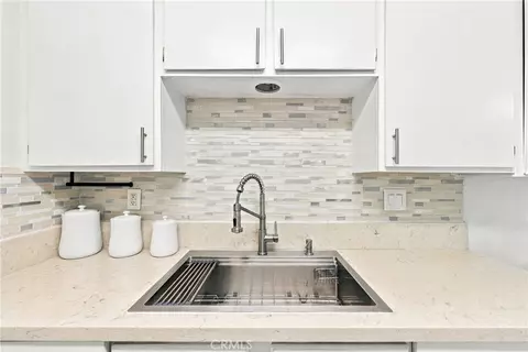 Kitchen - 5535 Ackerfield #8, Long Beach, CA 90805 photo 3 of 5