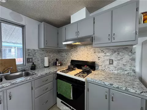 16600 Orange, Paramount, CA 90273 photo 2