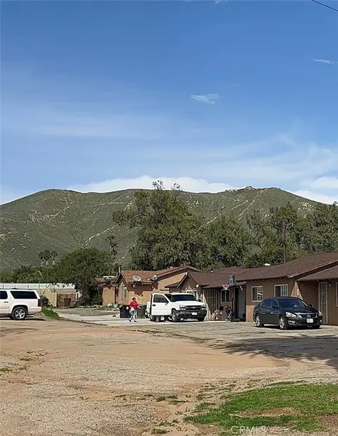 9085 Bellegrave, Riverside, CA 92509 photo 5