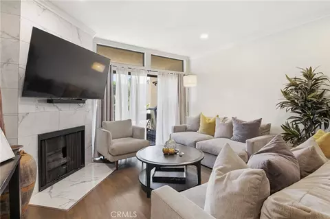 729 S Hobart Blvd #11, Los Angeles, CA 90005
